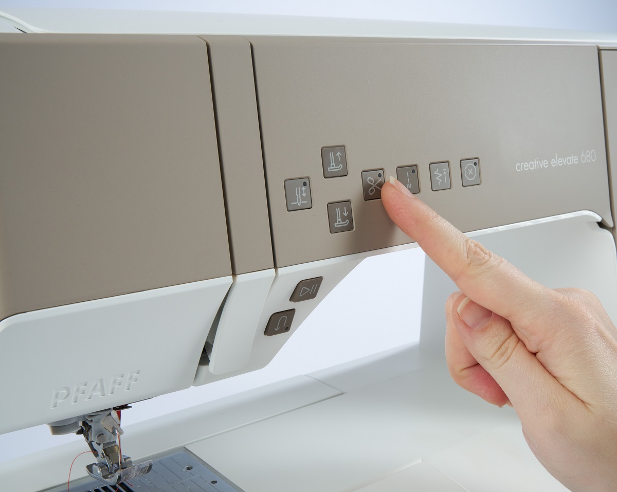 Pfaff creative elevate 680 Näh- und Stickmaschine 