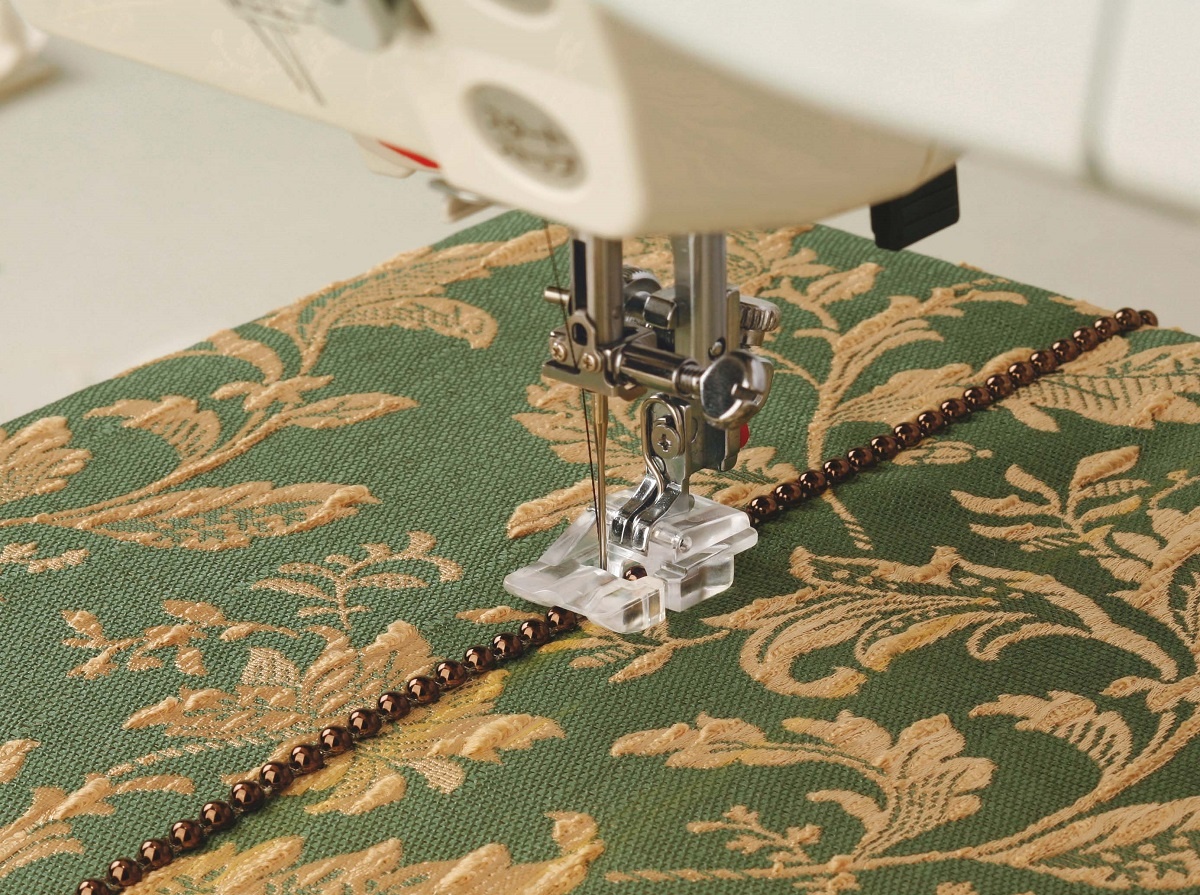 ELNA / JANOME Perlenaufnähfuß für Perlen 2 - 4 mm ELNA / JANOME Perlenaufnähfuß für Perlen 2 - 4 mm