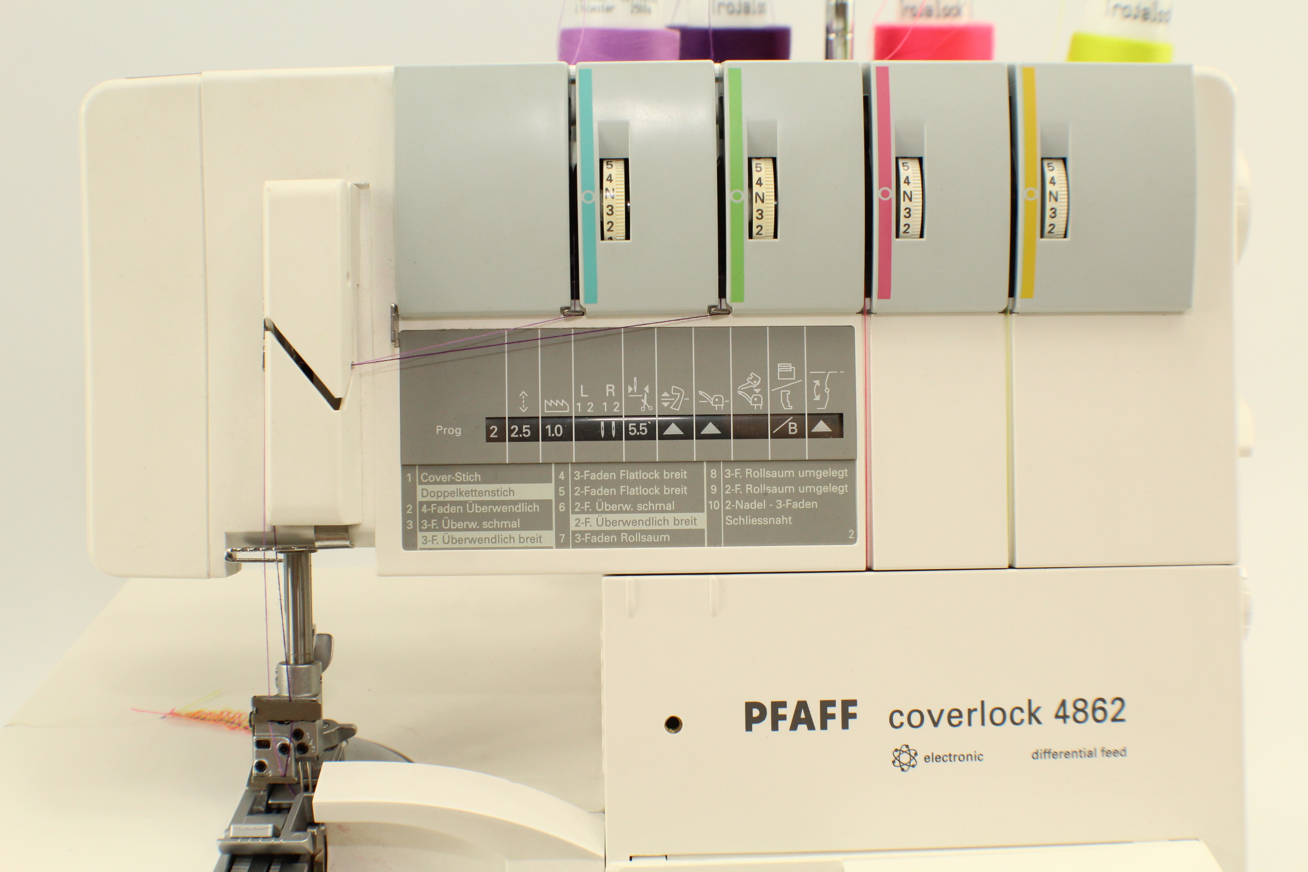 Pfaff Coverlock 4862 mit Greifer Einfädelhilfe (gebraucht)