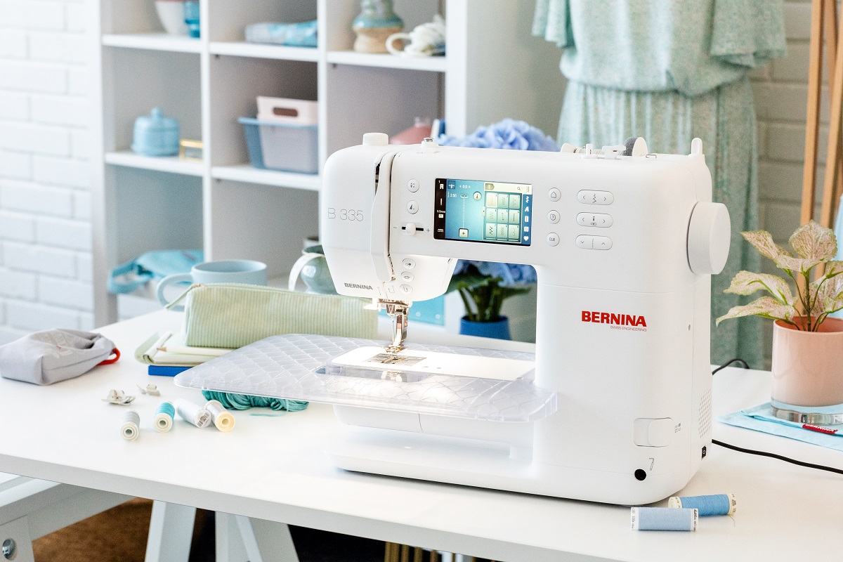 Bernina 335  Bernina 335