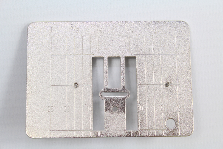 Bernina Standard - Stichplatte (Klasse C1, C2) Bernina Standard - Stichplatte (Klasse C1, C2)