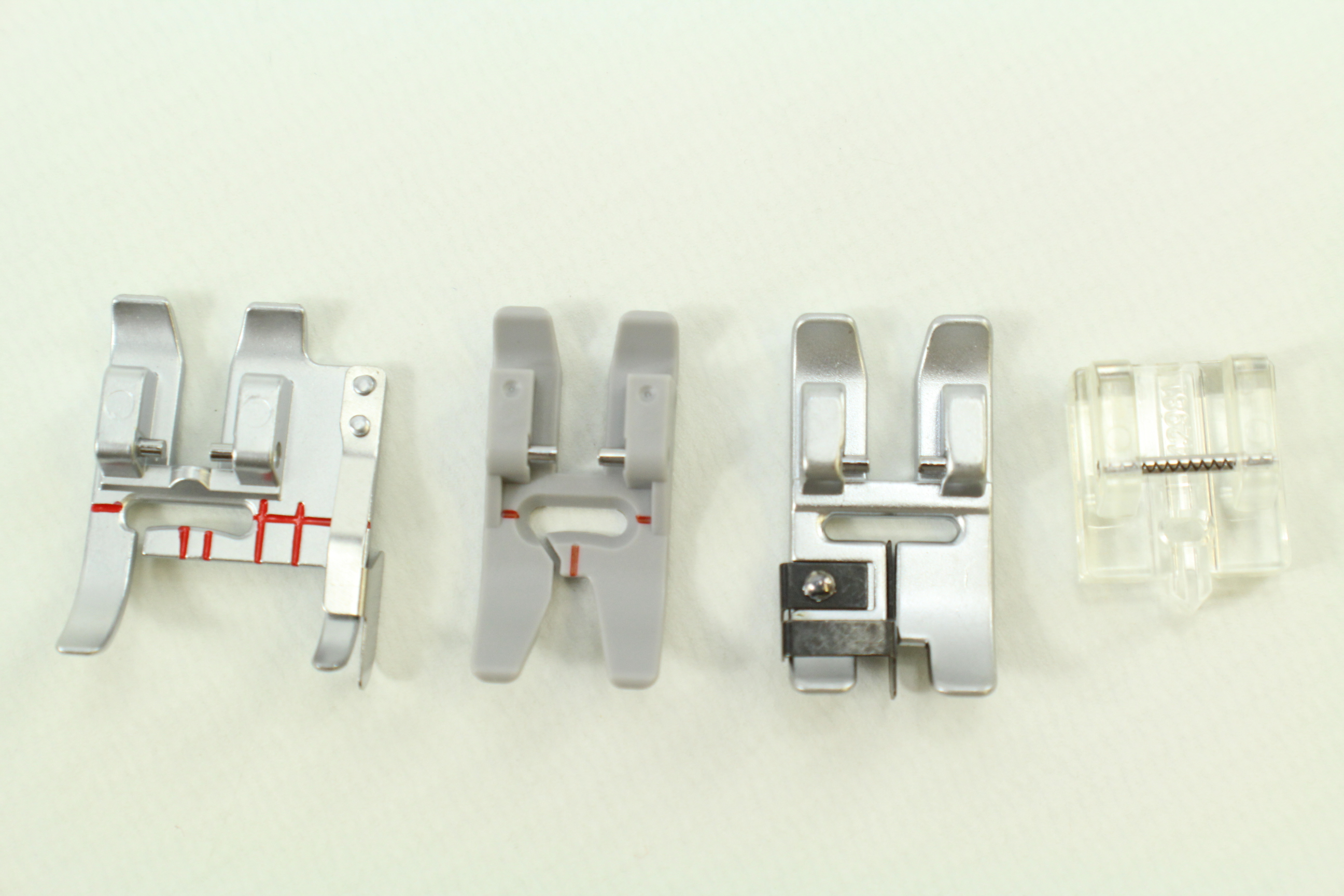 4er Set Nahtzugabenfuß, Gleitsohle, nahtverd. RV-Fuß, Schmalkantenfuß für PFAFF IDT-S 4er Set Nahtzugabenfuß, Gleitsohle, nahtverd. RV-Fuß, Schmalkantenfuß für PFAFF IDT-S