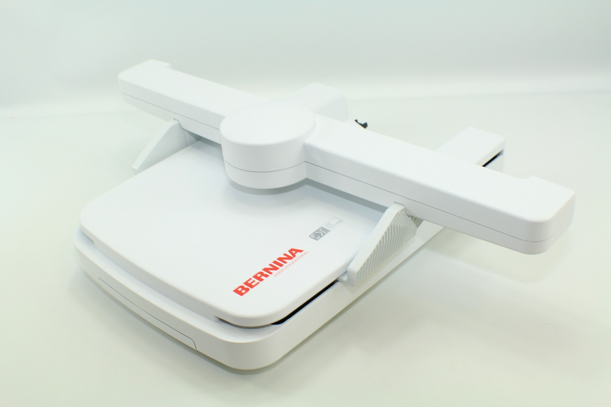 Bernina 790 PRO inkl. SDT Stickmodul mit neuen Features Bernina 790 PRO inkl. SDT Stickmodul mit neuen Features