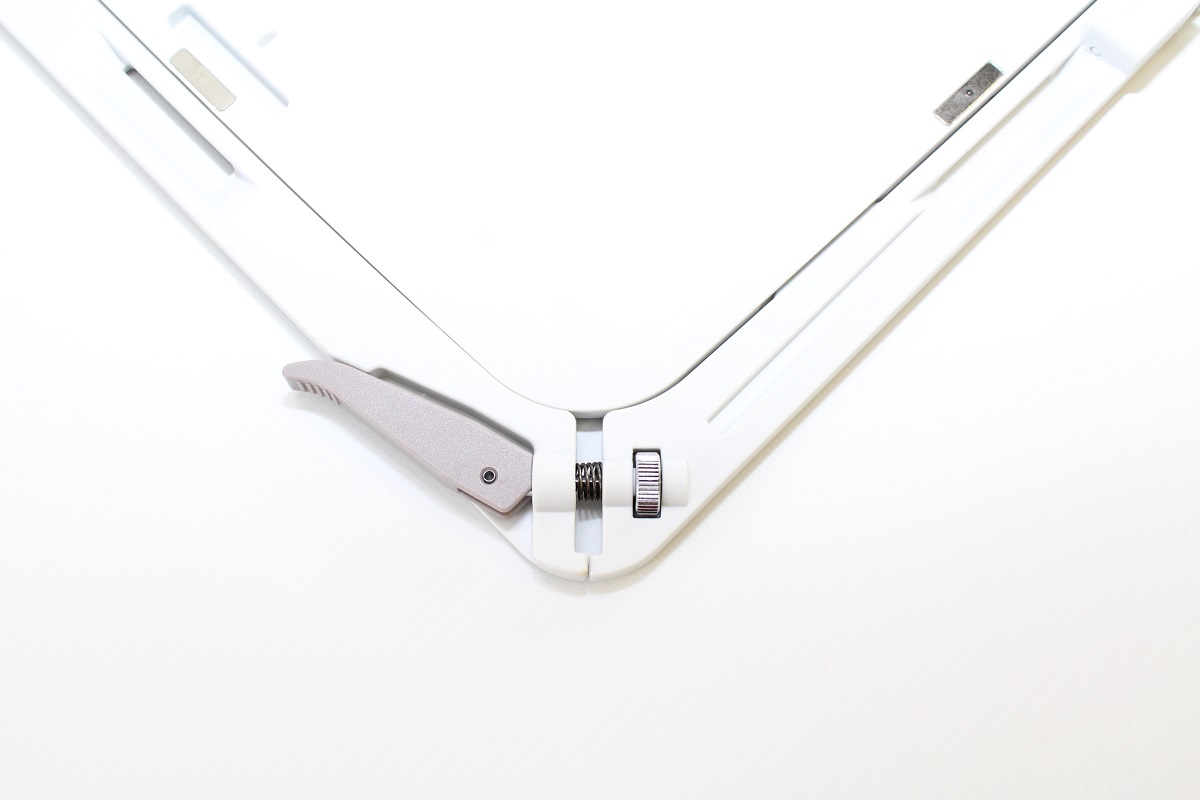 ELNA / JANOME Spann / Schraube für Stickrahmen - RE36b -200x360 mm ELNA / JANOME Spann / Schraube für Stickrahmen - RE36b -200x360 mm