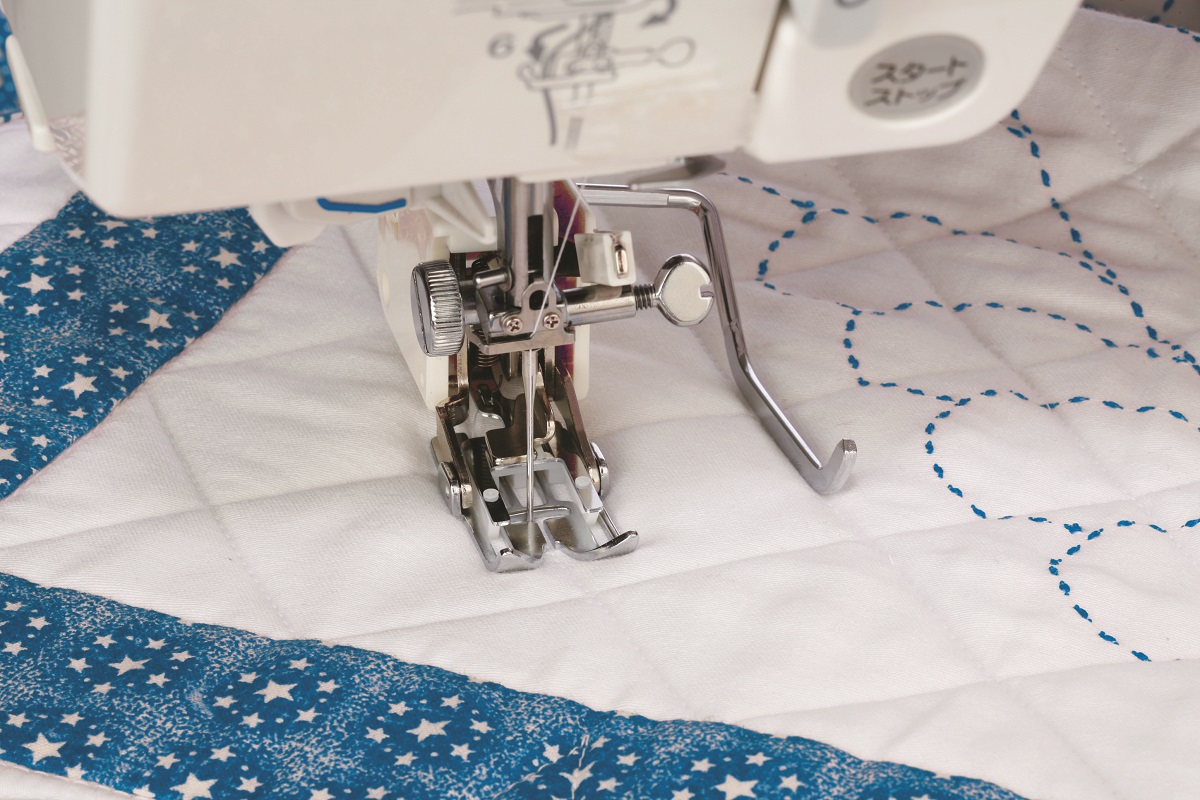 ELNA / JANOME Obertransportfuss mit Führungslineal (Umlaufgreifer bis 7mm Stichbreite) ELNA / JANOME Obertransportfuss mit Führungslineal (Umlaufgreifer bis 7mm Stichbreite)