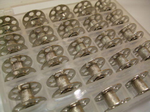 Für BERNINA: CB Greifer Spulen aus Metall 25 Stück in Box