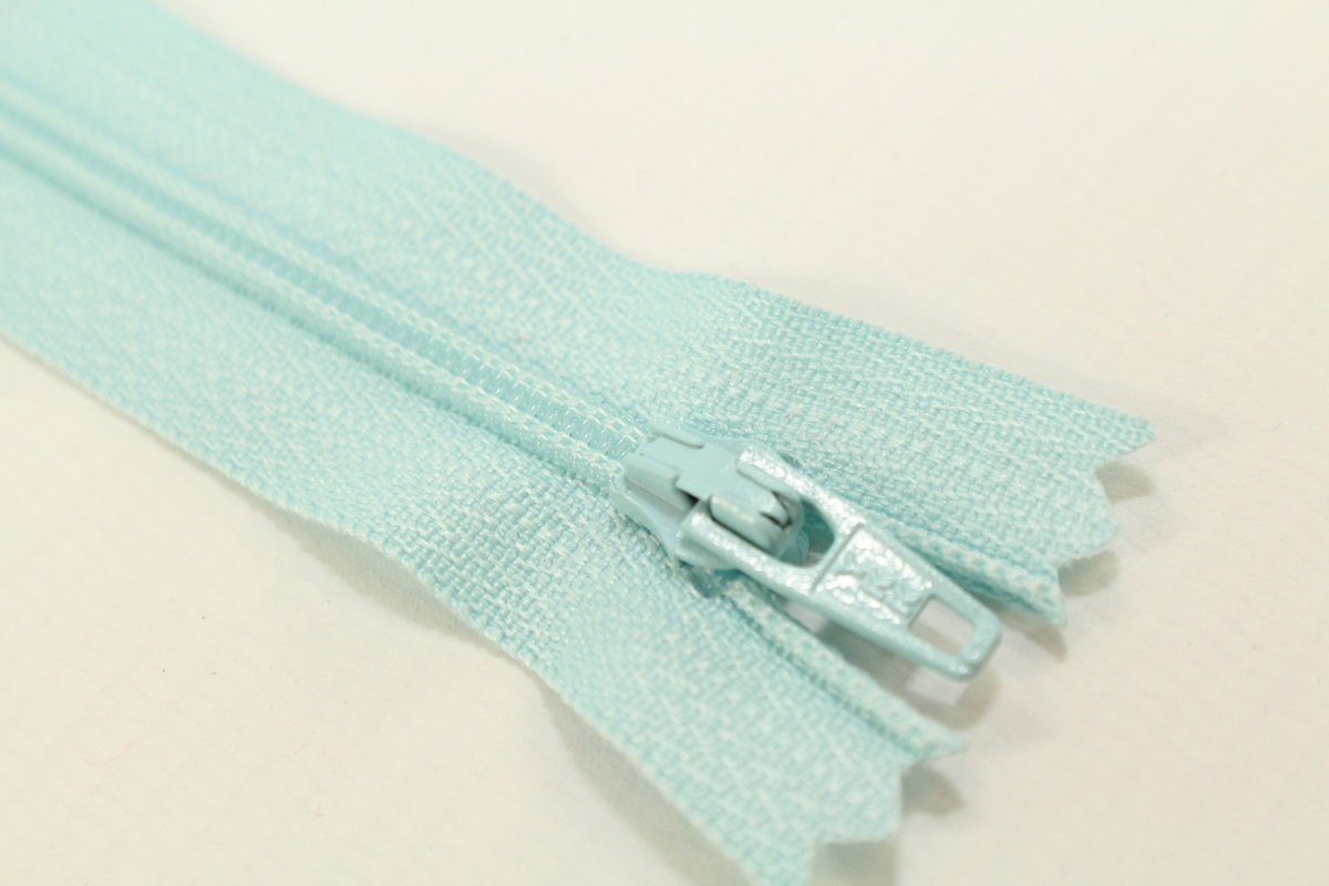 YKK-Reissverschluss 12cm-60cm, nicht teilbar, hellblau