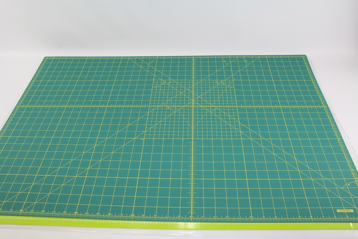 Schneidematte GRÜN ( 90 x 60 cm ) Schneidematte GRÜN ( 90 x 60 cm )