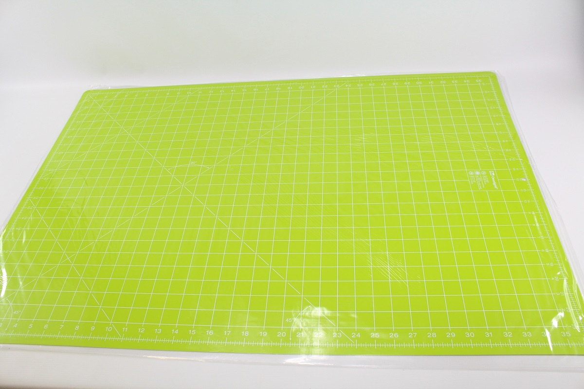 Schneidematte NEONGRÜN ( 90 x 60 cm ) Schneidematte NEONGRÜN ( 90 x 60 cm )