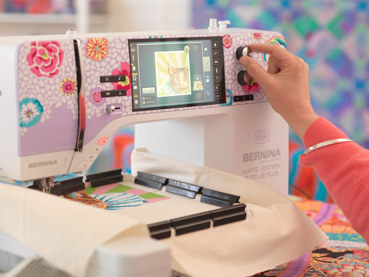 Bernina 770 QE Kaffe Edition inkl. SDT Stickmodul junge Gebrauchte