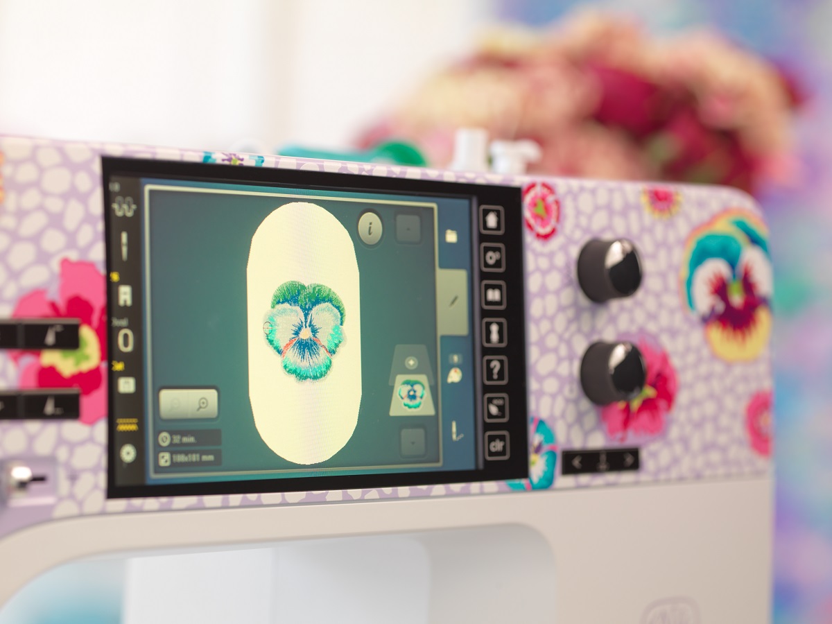 Bernina 770 QE Kaffe Edition inkl. SDT Stickmodul junge Gebrauchte