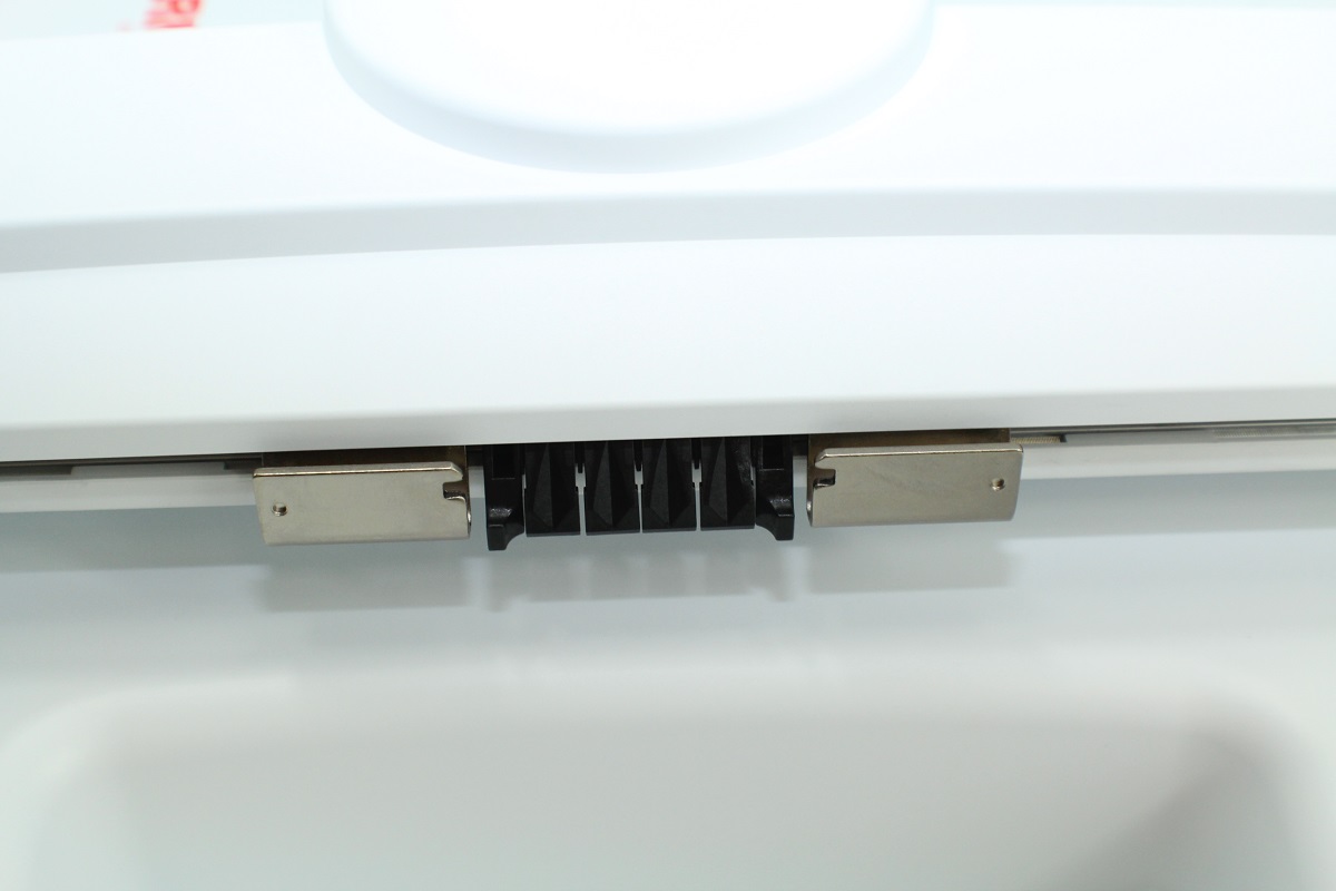 Bernina 700 inkl. SDT-Stickmodul Bernina 700 inkl. SDT-Stickmodul