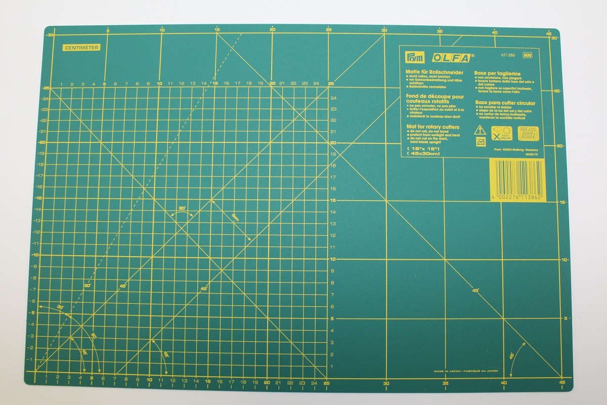 Schneidematte grün ( 45 x 30 cm ) Schneidematte grün ( 45 x 30 cm )