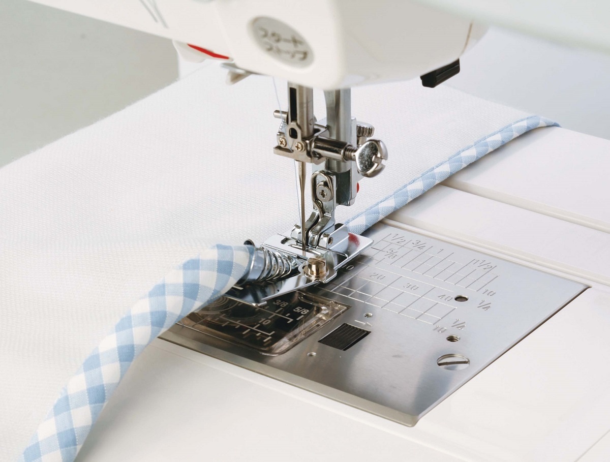 ELNA / JANOME Schrägbandeinfasser für ungefalztes Schrägband ca. 24mm Breite usw ELNA / JANOME Schrägbandeinfasser für ungefalztes Schrägband ca. 24mm Breite usw