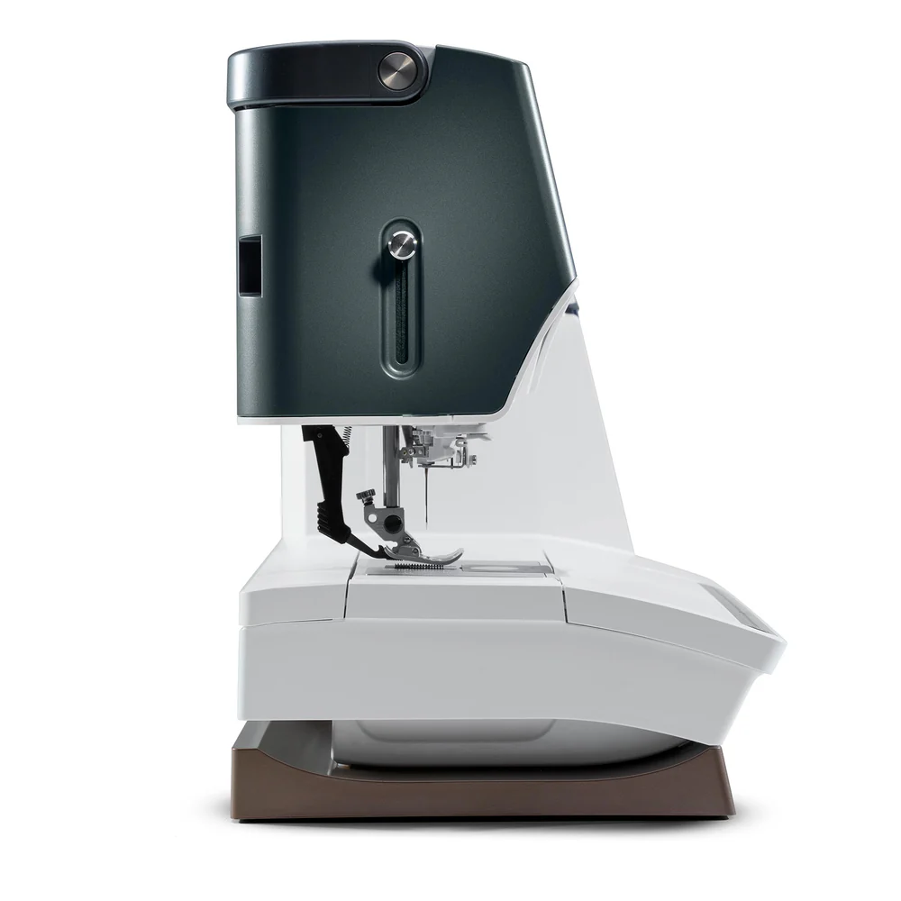 PFAFF creative expression 750 Näh- und Stickmaschine