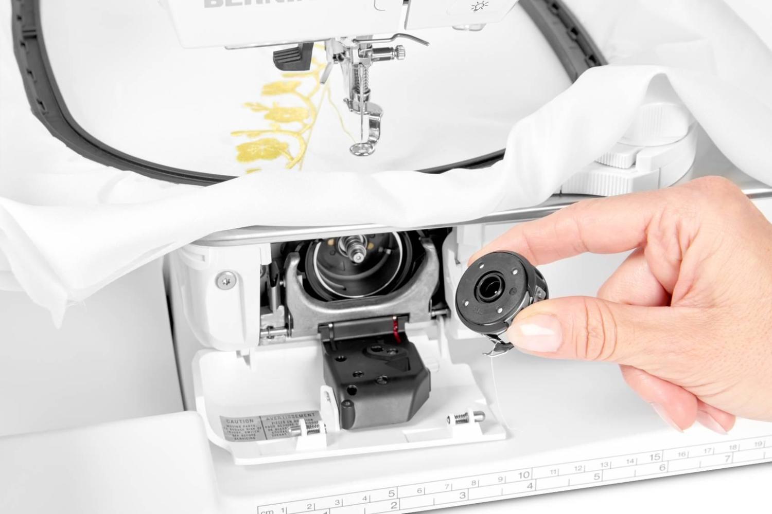 Bernina 700 inkl. SDT-Stickmodul Bernina 700 inkl. SDT-Stickmodul