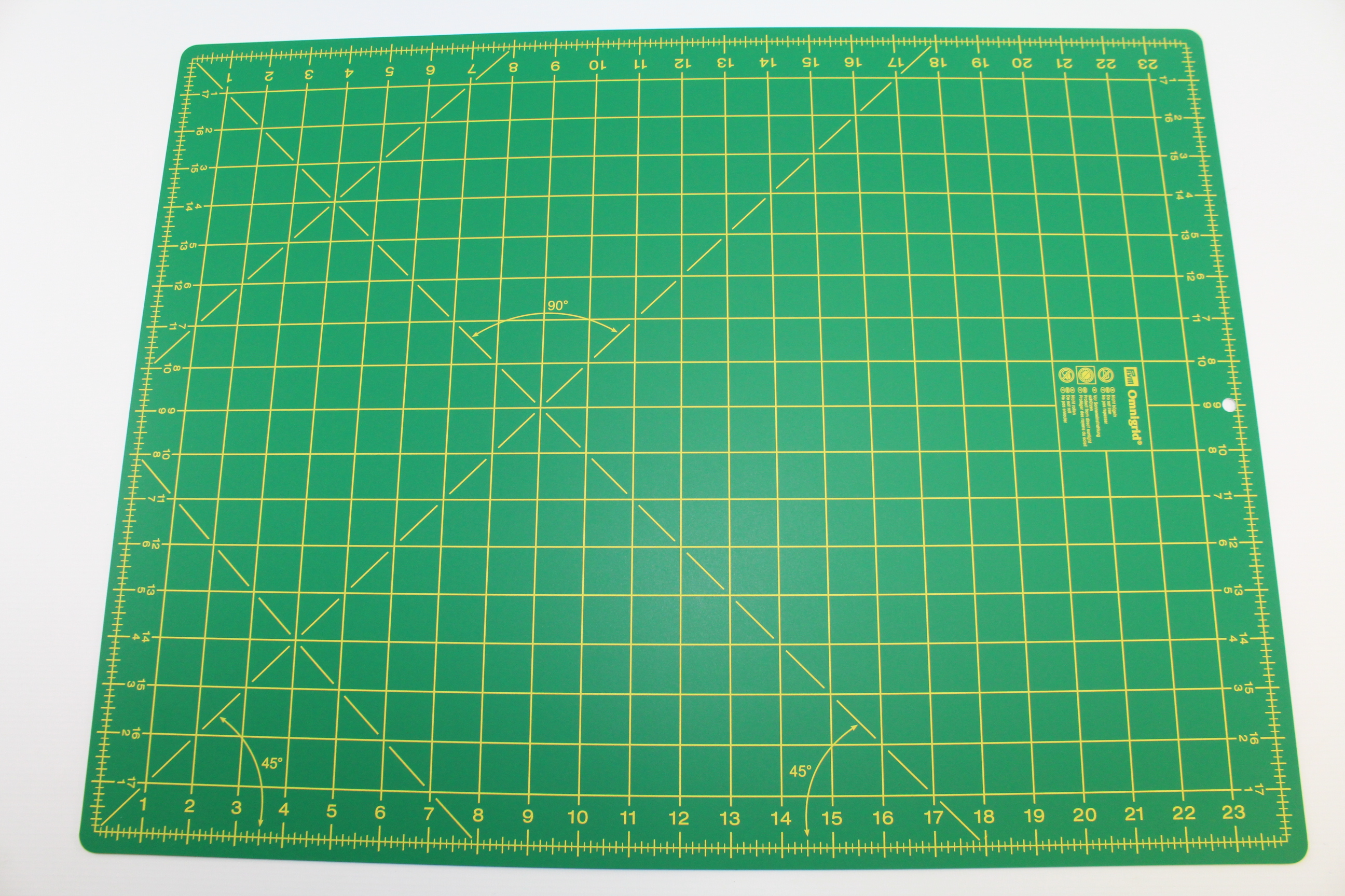 Schneidematte GRÜN ( 60 x 45 cm ) Schneidematte GRÜN ( 60 x 45 cm )