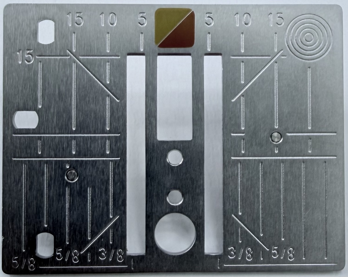 Original Bernina Gerad- / Punch- Stichplatte für 2. Generation B325/B335