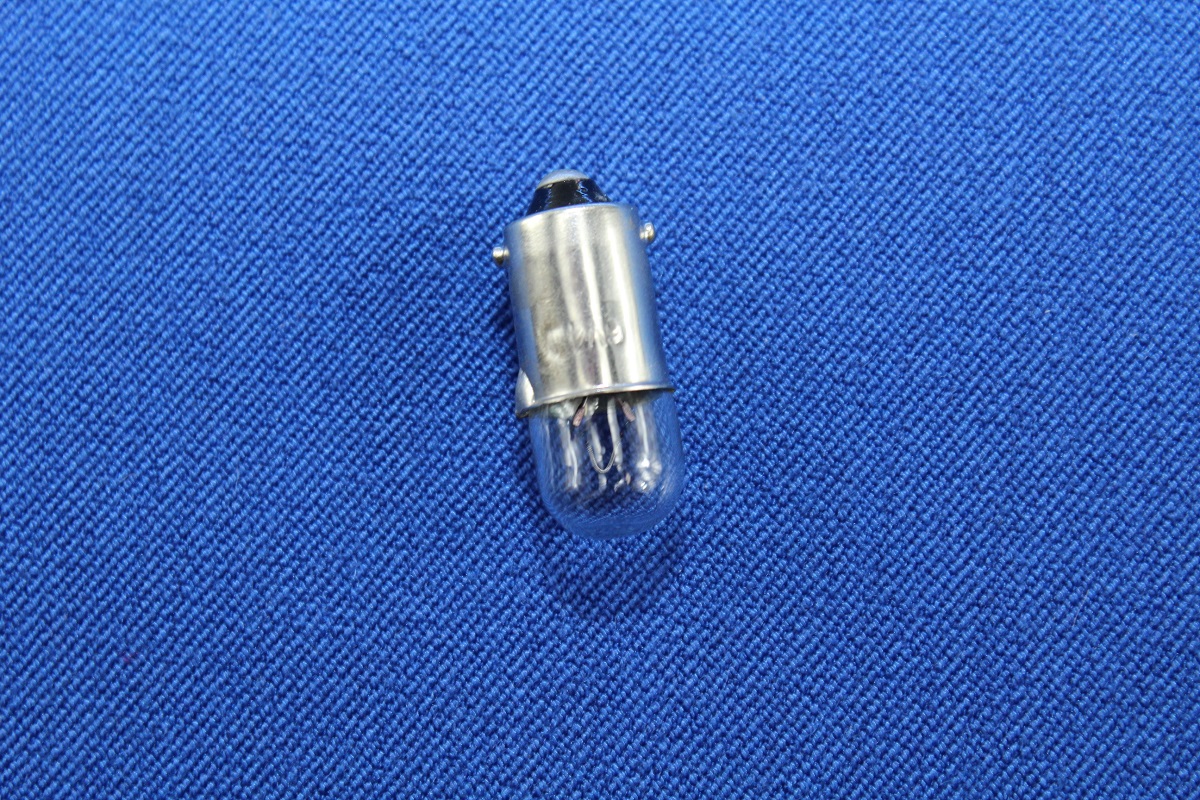 Glühbirne Steckfassung 4W/6V für ältere Bernina Glühbirne Steckfassung 4W/6V für ältere Bernina