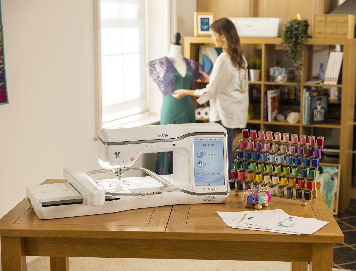 Brother Innov-is Stellaire XE2 Stickmaschine  Brother Innov-is Stellaire XE2 Stickmaschine