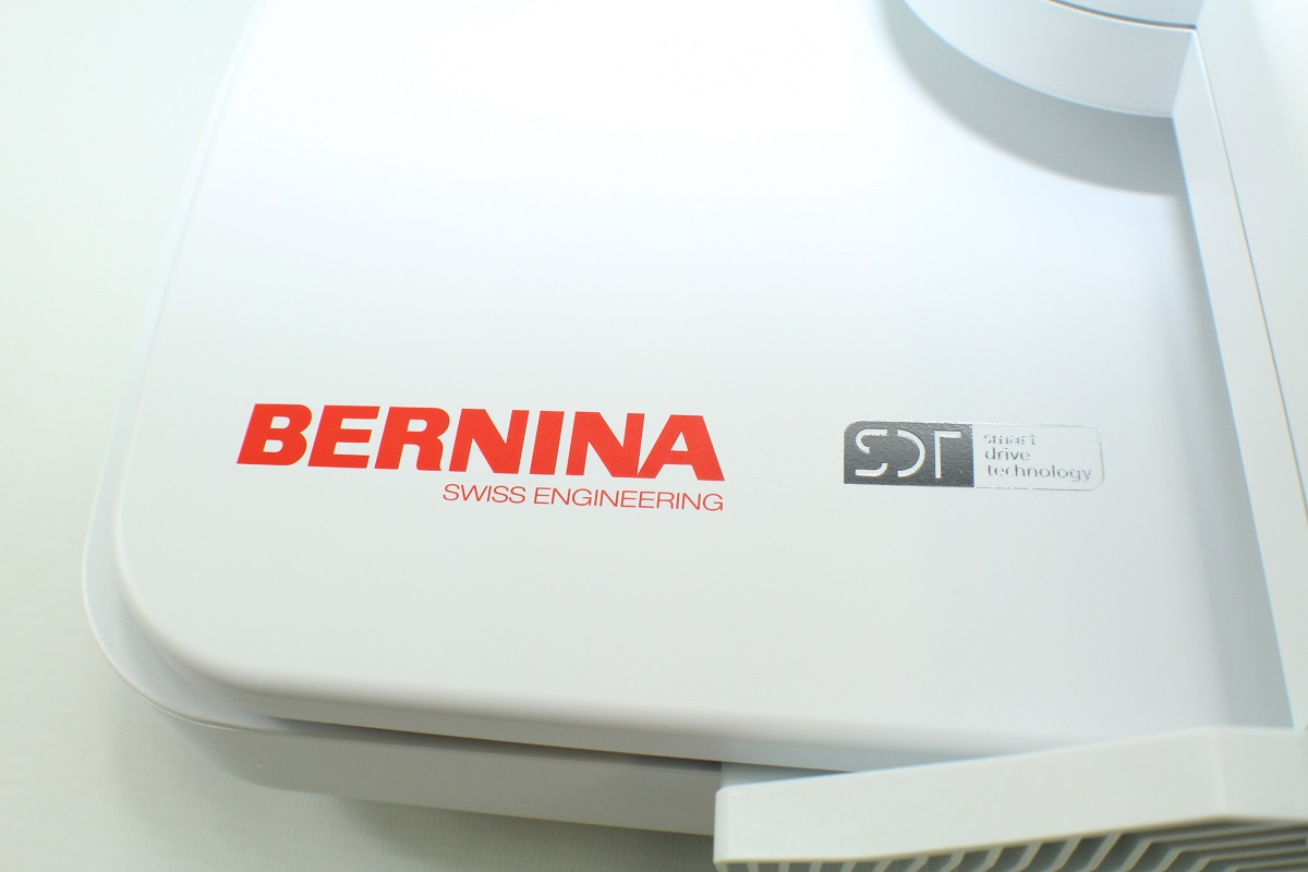 Bernina 790 PRO inkl. SDT Stickmodul mit neuen Features Bernina 790 PRO inkl. SDT Stickmodul mit neuen Features