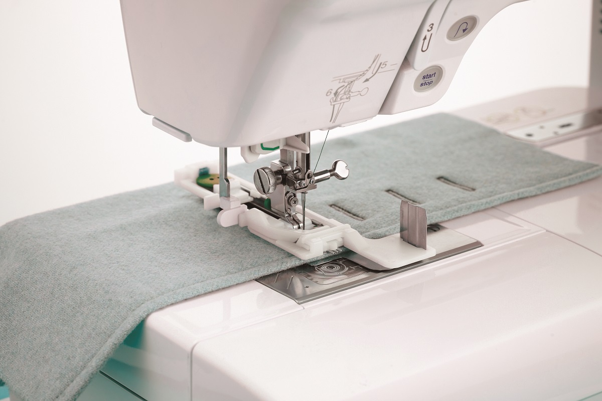 ELNA / JANOME Knopflochstabilisierungsplatte für den automatischen Knopflochfuss ELNA / JANOME Knopflochstabilisierungsplatte für den automatischen Knopflochfuss
